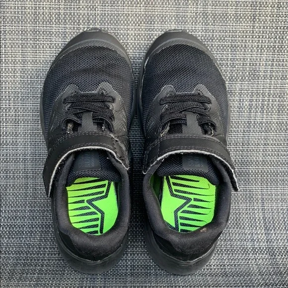 Nike Star Runner 2.0 Triple Black Sneakers GS Shoes Unisex Toddler size 11 - Picture 12 of 14
